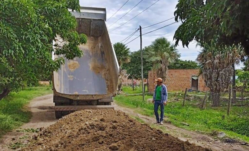 Mantenimiento de calles y puente en Fuerte Olimpo – ARTUROMENDEZ.ORG